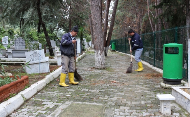 Mezarlıklara genel temizlik