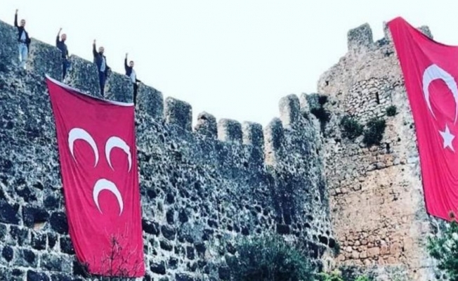 Alanya Kalesi'nin burçlarına 3 Hilal yeniden asıldı
