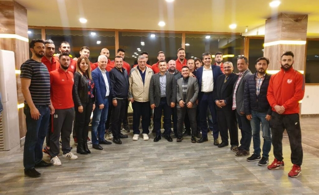 Başkan Yücel'den moral yemeği