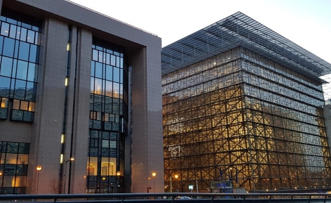 AB, Esad rejimine yaptırımları genişletti