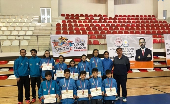 Badmintonda Malatya takımları derece elde etti