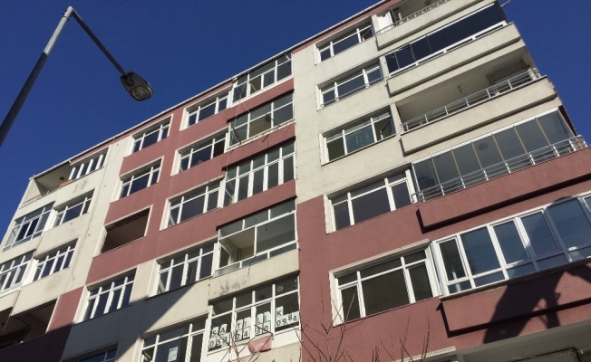 Bahçelievler’de ağır hasarlı binaların yıkımlarına başlandı