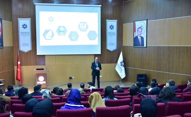 ETÜ’de ‘Eğitimde Dijital Dönüşüm’ konferansı