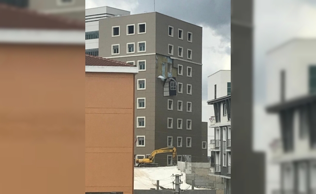Fırtına yeni hastane inşaatını vurdu