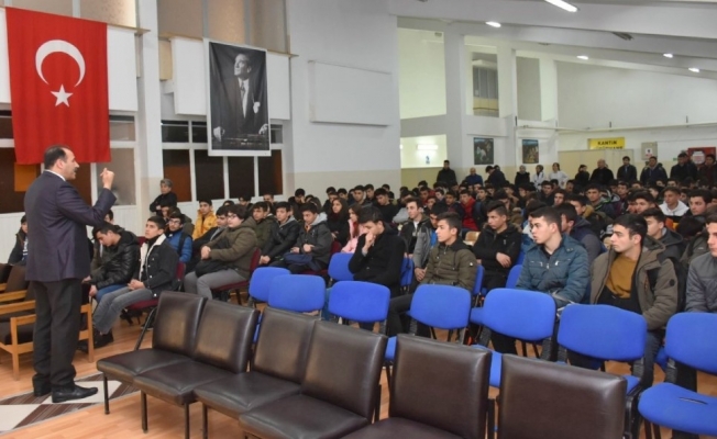 Gün, okul ziyaretlerine devam ediyor