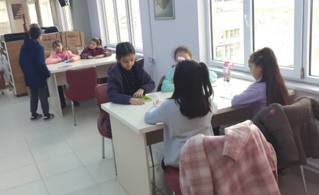 İlkokul öğrencilerinin kütüphane ziyareti
