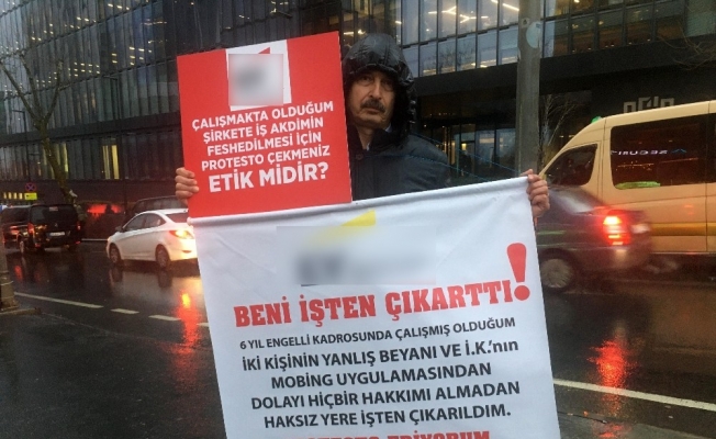 Tazminatsız kovulduğu iş yeri önünde tek kişilik eylem