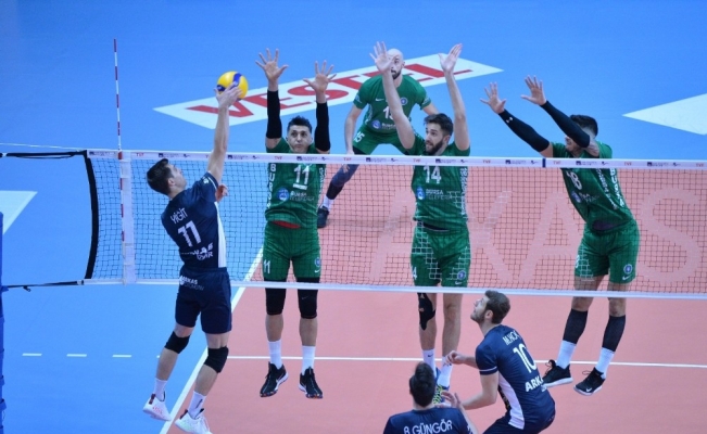 Tribünde özel buluşma