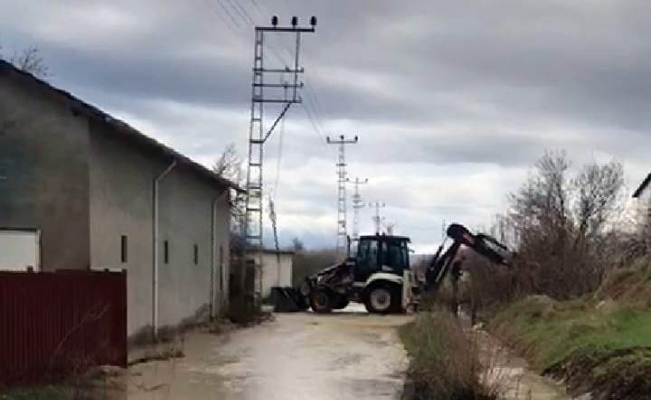 Akçadağ’da sağanak ve dolu yağışı sele neden oldu