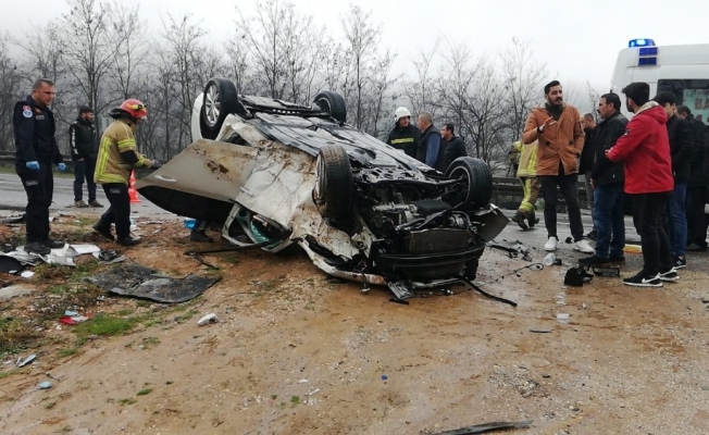 Bursa Ankara yolunda can pazarı 2 yaralı