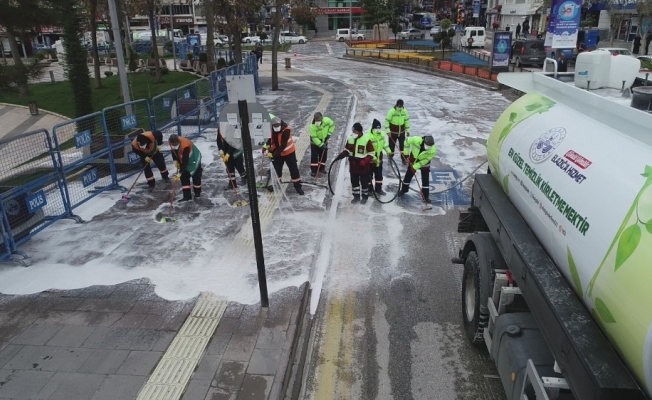 Elazığ’da korona virüsüne karşı kapsamlı temizlik sürüyor