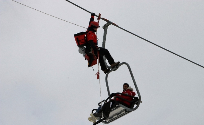 Jandarmadan kayak merkezinde kurtarma tatbikatı