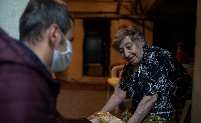 Kadıköy Belediyesi’nden yaşlılara sıcak yemek