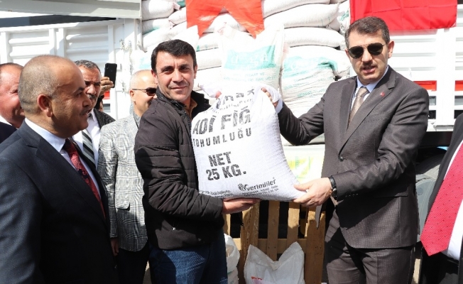Sivas’ta çiftçilere tohum dağıtıldı