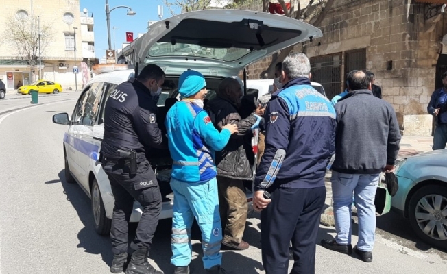 Yasağa uymayan yaşlılar polis ve zabıtaya takıldı