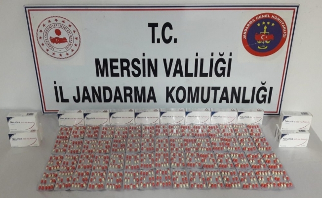 Yeşil reçeteli ilaçları satarken yakalandılar