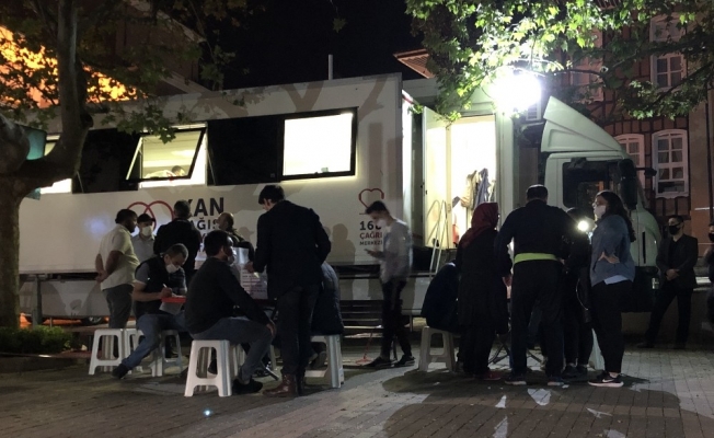 3 gün dışarı çıkamayacak olan Bursalılar Kızılay’a akın etti