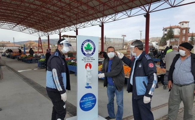 Bahşılı’da pazar yerlerine el dezenfekte noktaları kuruldu