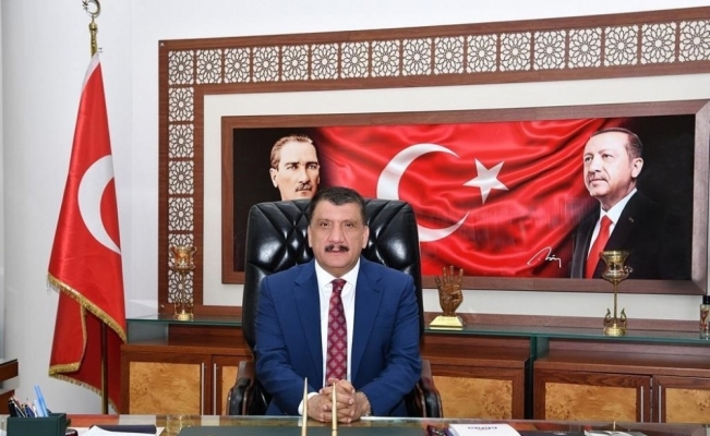 Belediye Başkanları Özal ve Fendoğlu’nu andı