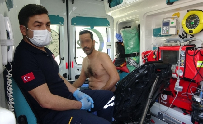 Bin 500 dolarını alamayınca kendisini yakmaya kalktı