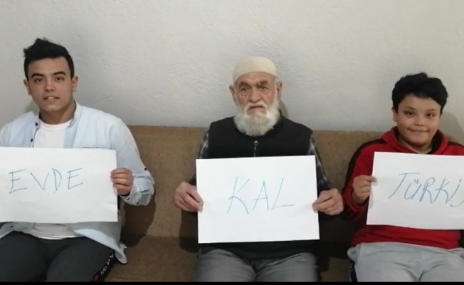 Dede ve torunlardan ’evde kal’ çağrısı