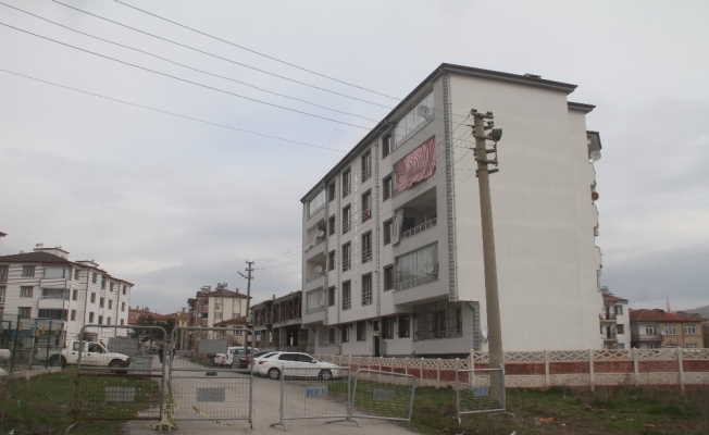 Elazığ’da, 5 katlı apartmana korona karantinası