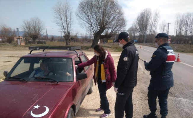 Kastamonu’da yasağa uymayan yaşlılara ceza kesildi