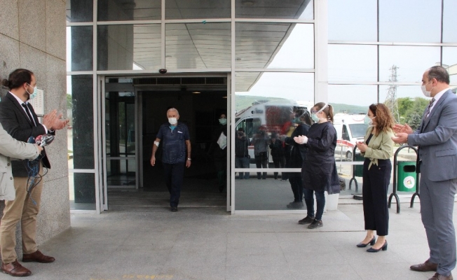 Korona virüse yakalanan 74 yaşındaki hasta, 11 gün sonra taburcu oldu