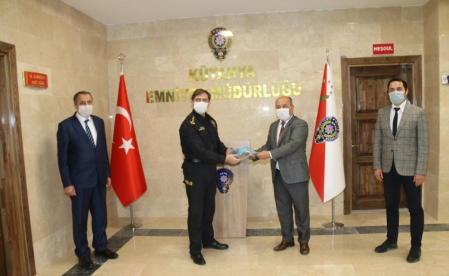 Kütahya BİLSEM’de üretilen maskeler İl Emniyet Müdürlüğü’ne teslim edildi