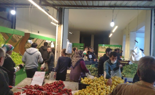 Sokağa çıkma yasağı halkı sokağa döktü