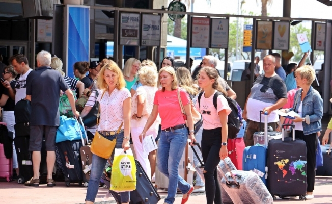 Türkiye turizm sezonunu Rusya ve Doğu Avrupa ile açacak