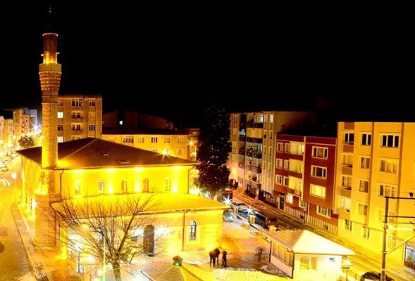 Bursa’da vaktinden önce okunan ezan ile binlerce kişi orucunu erken açmak zorunda kaldı