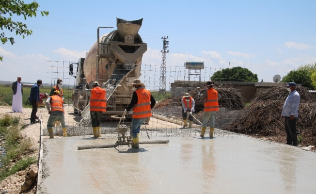 Kırsal mahallelerde beton yol yapıldı