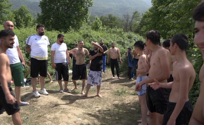 Kısıtlama bahane gölet şahane