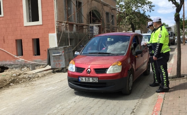 Polis, Trafik Güvenliği Haftası’nda emniyet kemerlerini denetledi