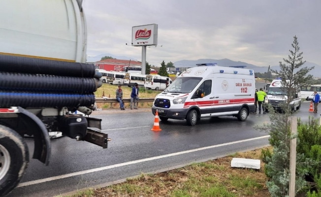 Tarım işçilerini taşıyan servis devrildi: 5 yaralı