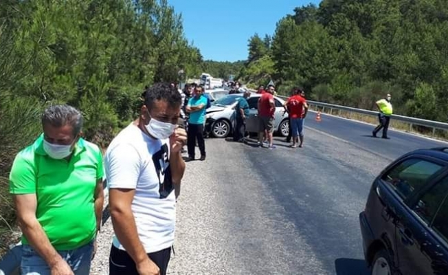 Antalya’da trafik kazası: 3 yaralı