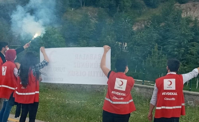 Genç Kızılay’dan ‘Babalar Günü’ kutlaması