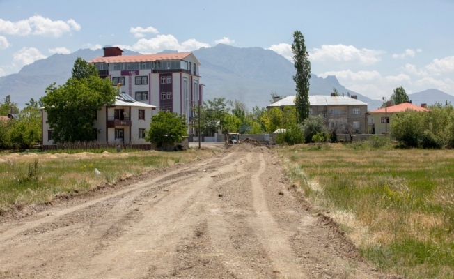 İpekyolu kaliteli ve güvenli yollara kavuşuyor