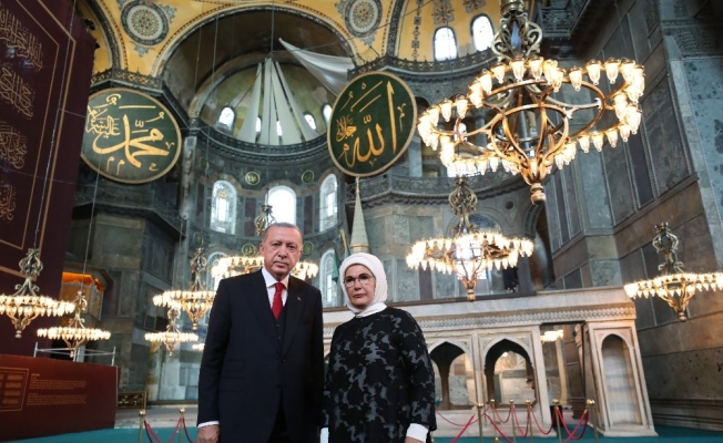 Ayasofya Camii’ndeki freskleri kapatacak perdeler görüntülendi