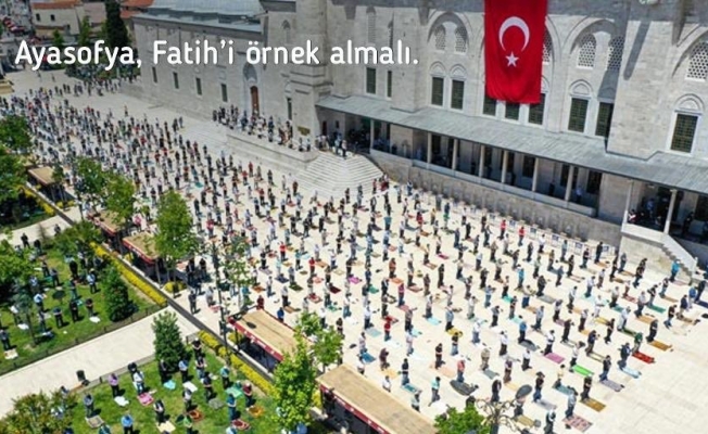 Bakan Koca’dan Ayasofya’daki cuma namazı öncesi uyarı: “Tedbirli cumaları örnek alalım”