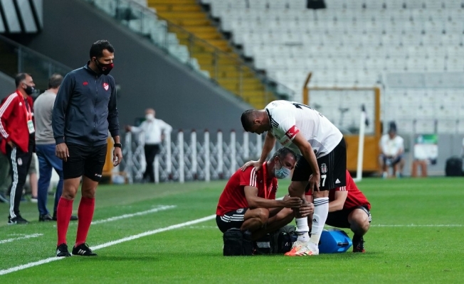 Burak Yılmaz devam edemedi