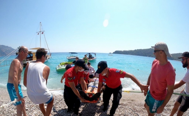 Denize düşen paraşüt pilotu ağır yaralandı