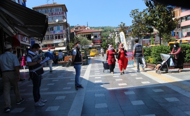 Devrek’te polis maskesiz dolaşanlara göz açtırmıyor