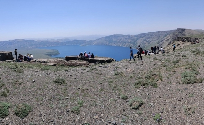 Doğaseverler Nemrut’ta trekking yaptı