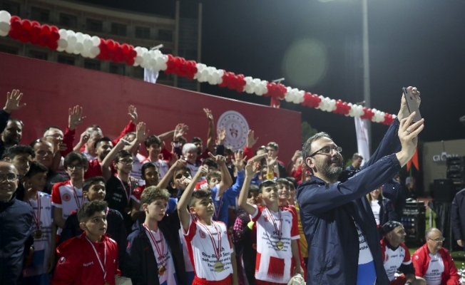 Gençlik ve Spor Bakanlığı, mülteci gençler için spor tesisleri inşa ediyor