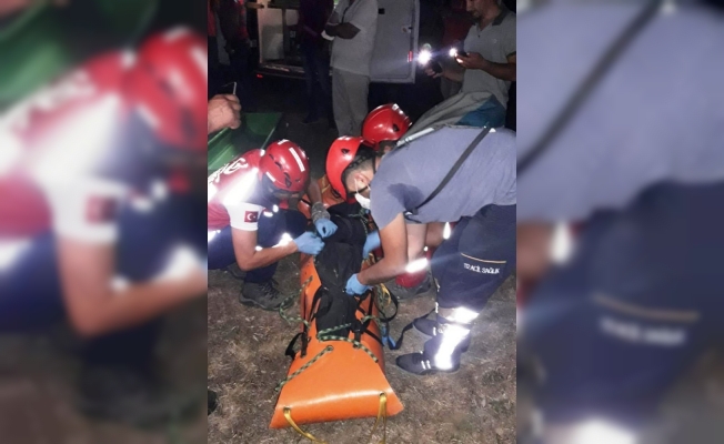 Kayalıklardan düşen gencin cansız bedenine 12 saatlik çalışmayla ulaşıldı