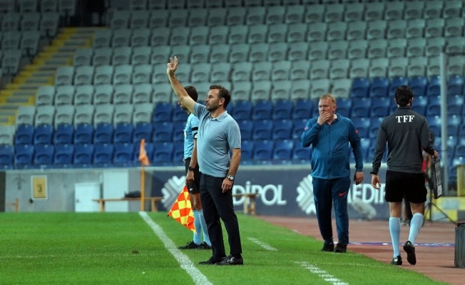 Okan Buruk ilk lig şampiyonluğunu yaşadı