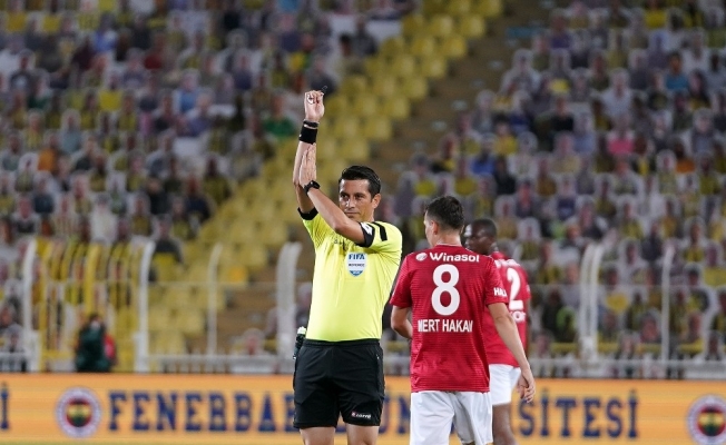 Süper Lig: Fenerbahçe: 1 - D.G. Sivasspor: 2 (İlk yarı)