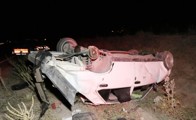 Takla atan otomobil hurdaya döndü: 1 ölü, 2 yaralı